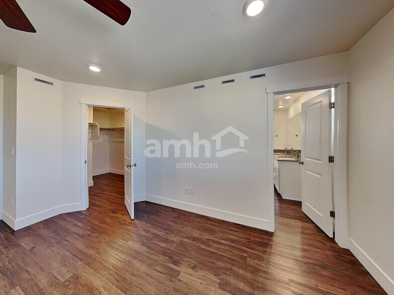 Building Photo - 4101 Keklik Ave