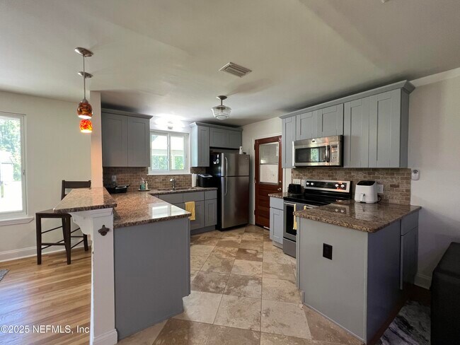 Building Photo - 4565 Cedar Point Rd