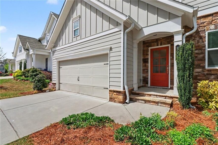 Building Photo - 545 Cresentry Brook