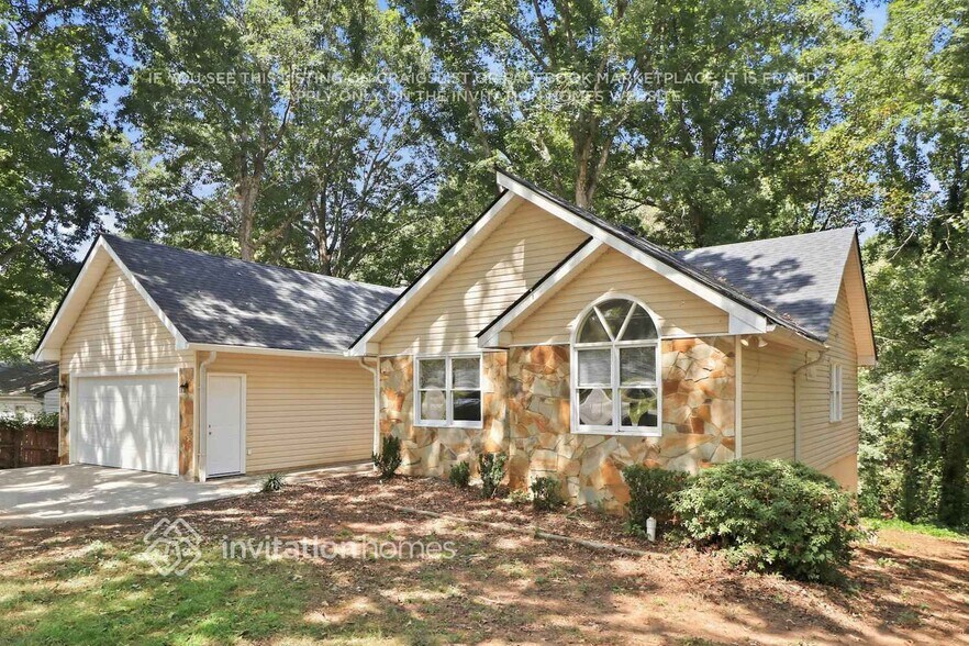 Building Photo - 1810 Timber Lake Rd NW