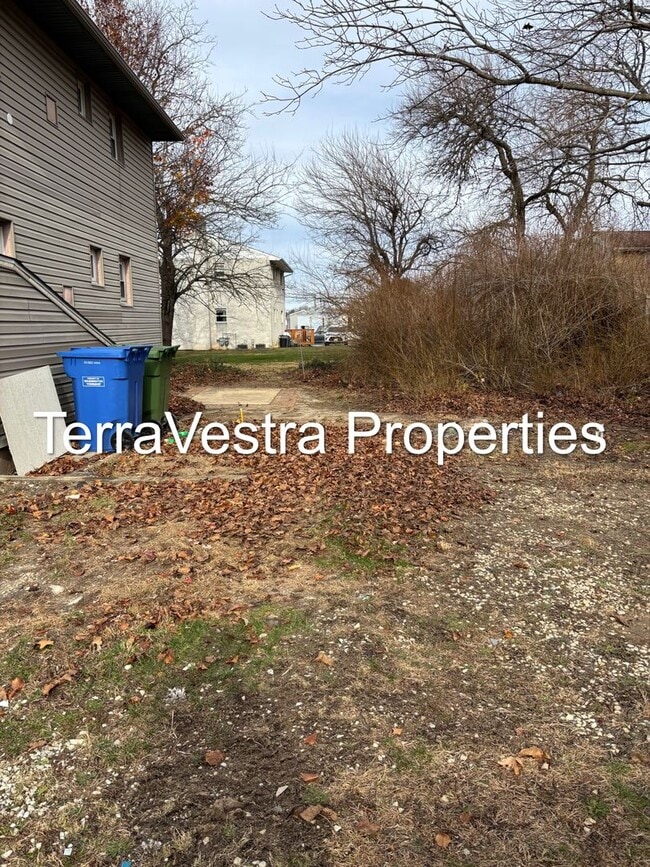 Building Photo - 212 Woodlawn Ave