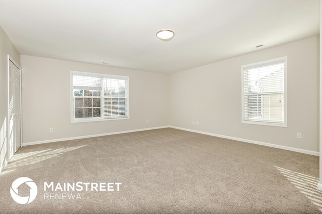 Building Photo - 5979 Coopers Hawk Trail