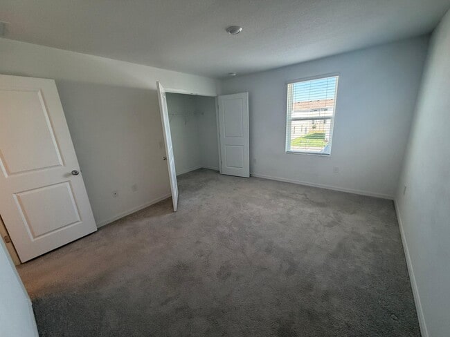 Building Photo - 2984 Skyline Lp