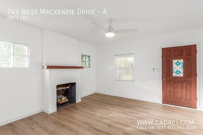 Building Photo - 749 W MacKenzie Dr