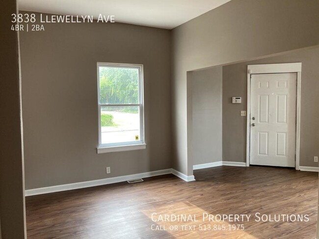 Building Photo - 3838 Llewellyn Ave