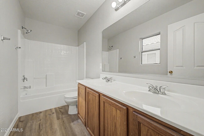 Building Photo - 2435 E Olivine Rd
