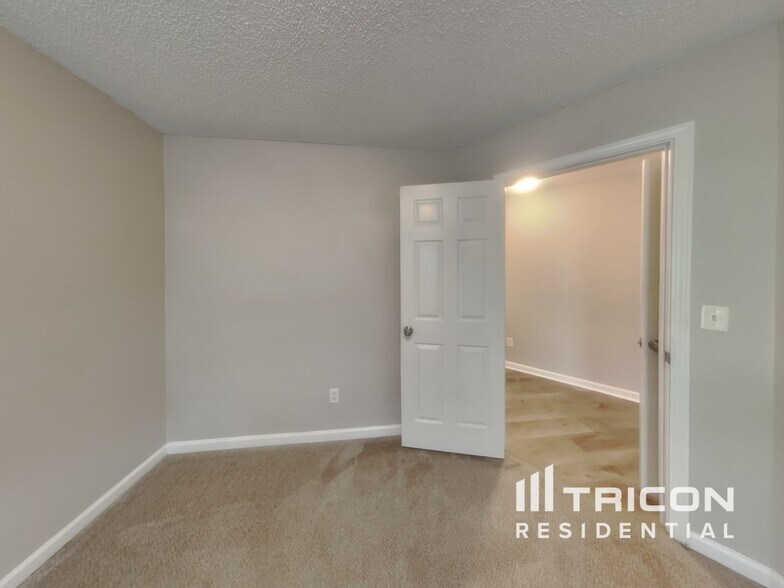 Building Photo - 4108 Lake Summit Ct