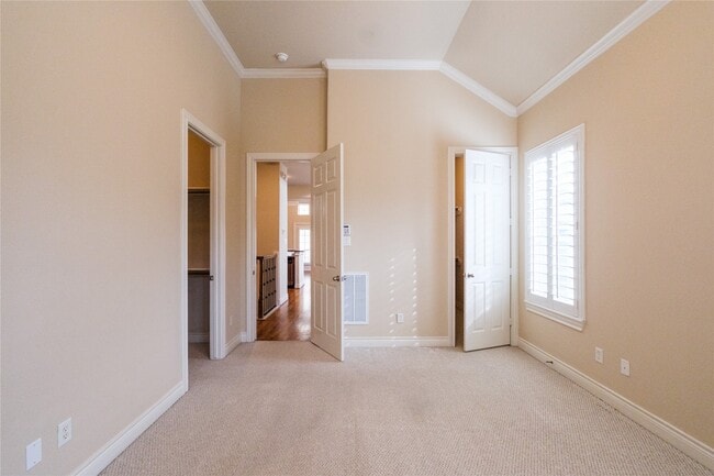 Building Photo - 2733 Sherwin St