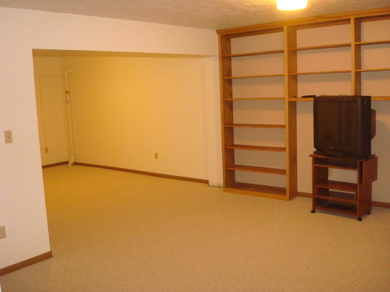 Finished Basement - 1528 Blue Course Dr