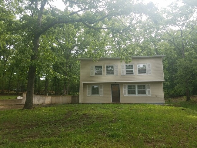 Building Photo - Remodeled in 2018