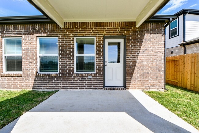 Building Photo - 23303 Happy Mdw Ln