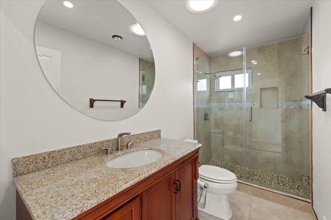 Building Photo - 1040 Fleetwood Dr