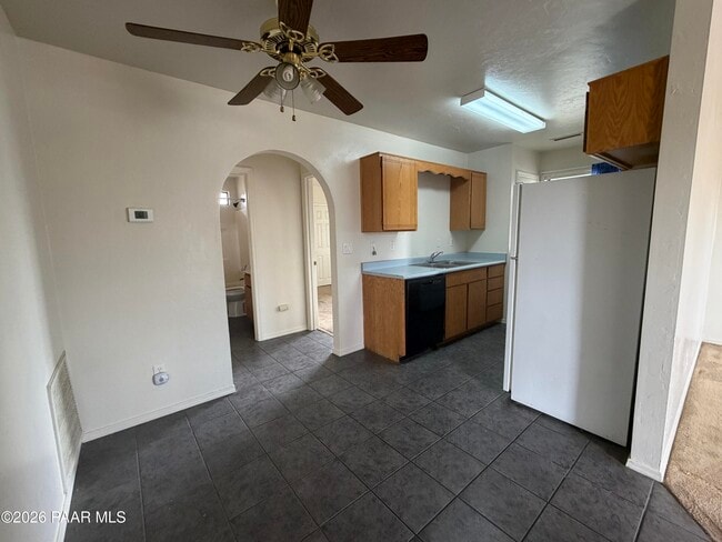 Building Photo - 3001 N Majesty Dr