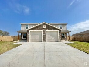 Building Photo - 1708 Castroville Trl