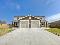 Building Photo - 1708 Castroville Trl