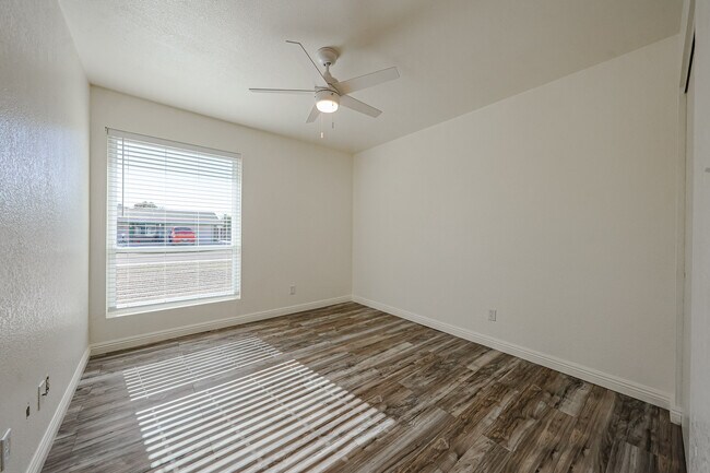 Building Photo - 408 W Oraibi Dr