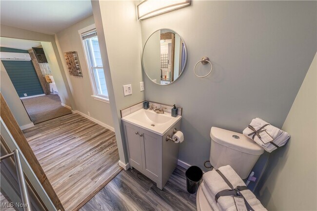 Building Photo - 99 Smith St