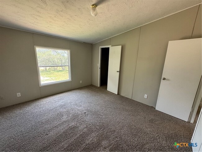 Building Photo - 140 Oak Mesa