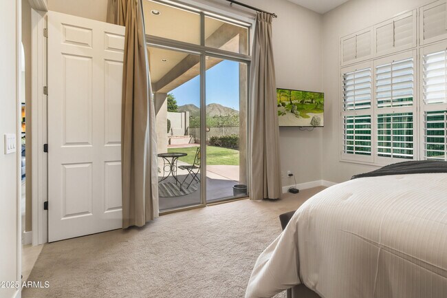 Building Photo - 10637 E Blanche Dr