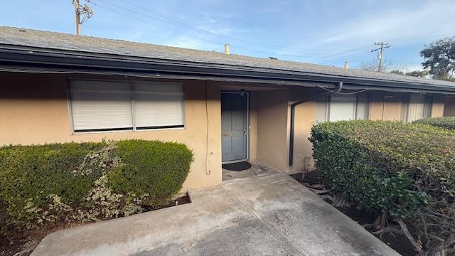 Building Photo - 461 W Shaw Ave