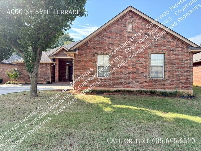 Building Photo - 4000 SE 89th Terrace