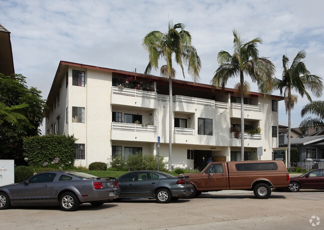 Building Photo - Hillcrest Palms Senior Apartments