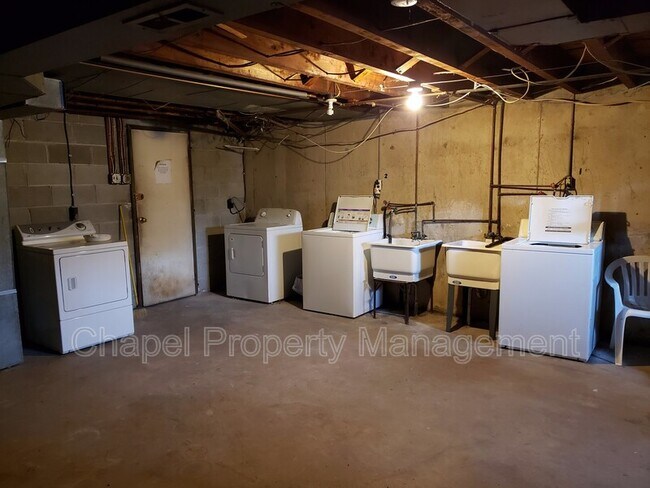 Building Photo - 4063 Balwynne Park Rd