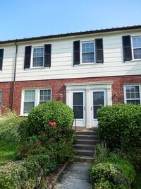 Building Photo - Sun-Filled & Well-Maintained 1 Bed 1 Bath ...