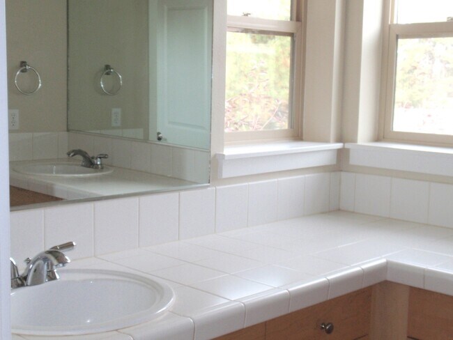 Building Photo - Two Story Home in the Riverstone Community