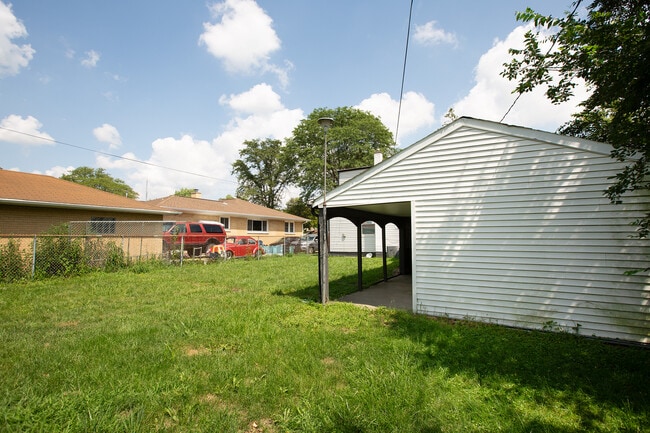 Building Photo - 3516 Peoria St
