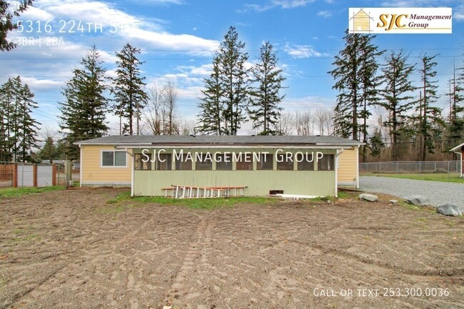 Building Photo - Double Wide Mobile Home For Rent in Spanaway