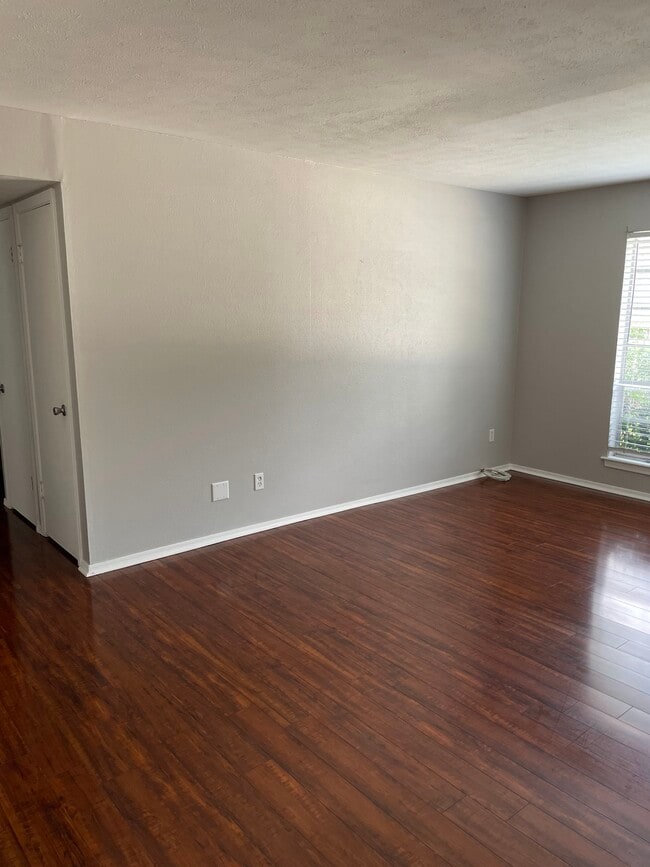 Living Room - 10590 High Hollows Dr