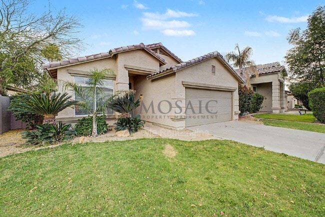 Building Photo - 2441 W Indigo Dr