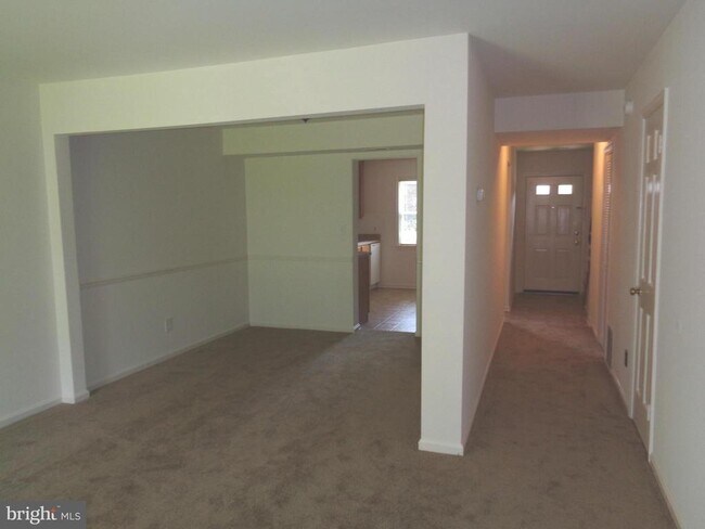 Building Photo - 721 Olde Greenwich Cir