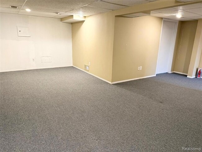 Building Photo - 6842 Indian Creek Dr