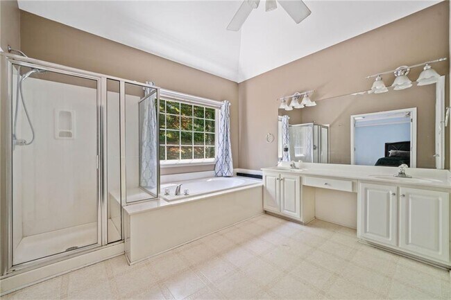 Building Photo - 3338 Hackmatack Dr NW