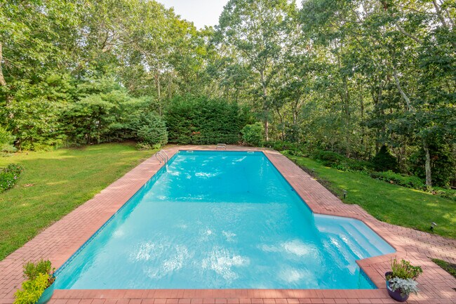 Building Photo - 83 Laurel Valley Dr