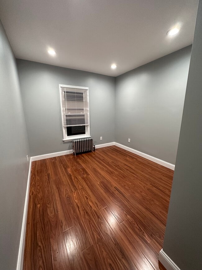 Bedroom - 541 Prospect St