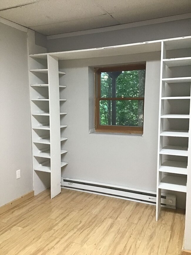 Building Photo - Spacious Mountain Home With Finished Basement & Great Location!