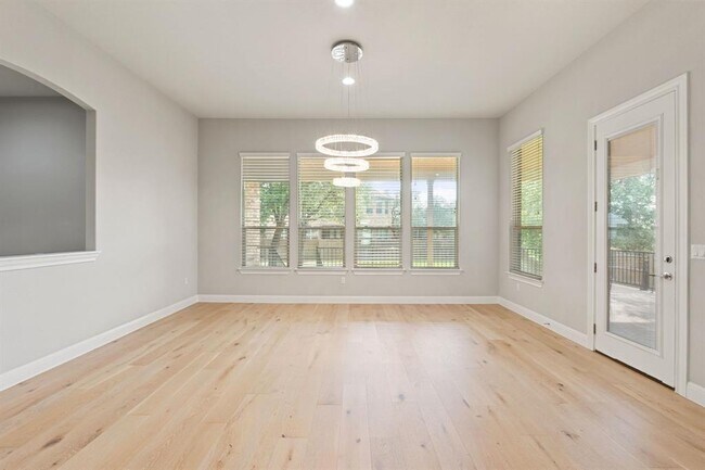 Building Photo - 10709 Lavon Bend