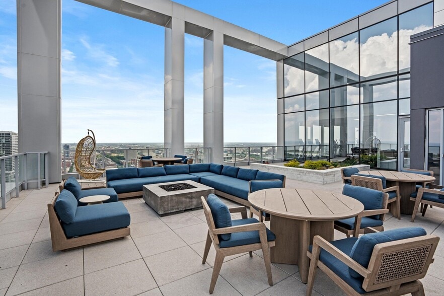 Building Photo - 1424 S Wabash Ave