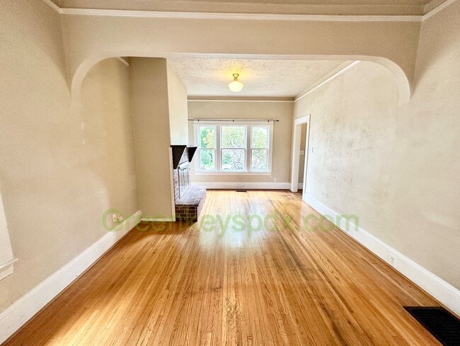 Building Photo - 806 SE 45th Ave