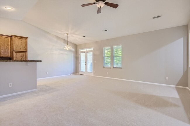 Building Photo - Newly Updated 3 Bedroom, 2 Bath Townhome I...