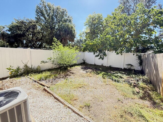 Building Photo - 2809 Marconi St