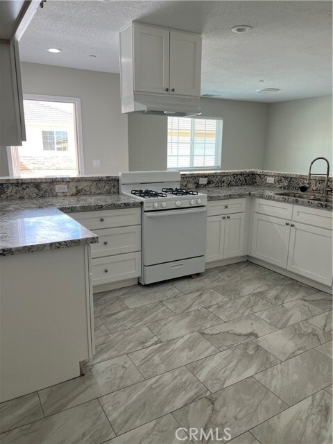 Building Photo - 16550 Olive St