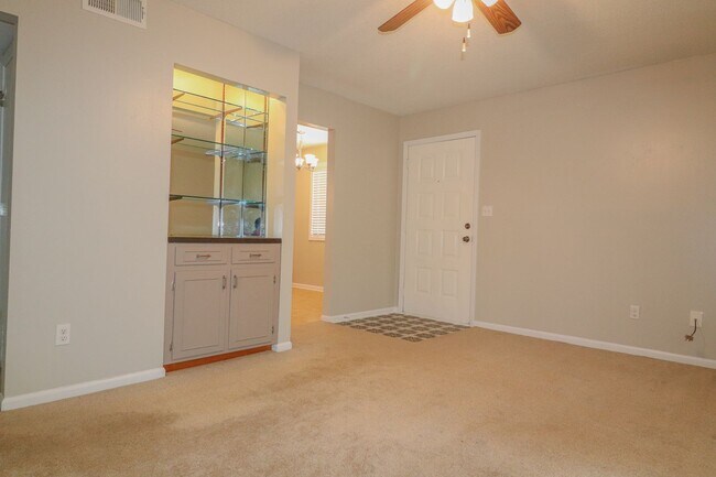 Building Photo - Super cute 2 bedroom condo in great Rock Hill location!