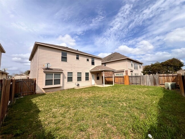 Building Photo - 19687 Little Pine Ln