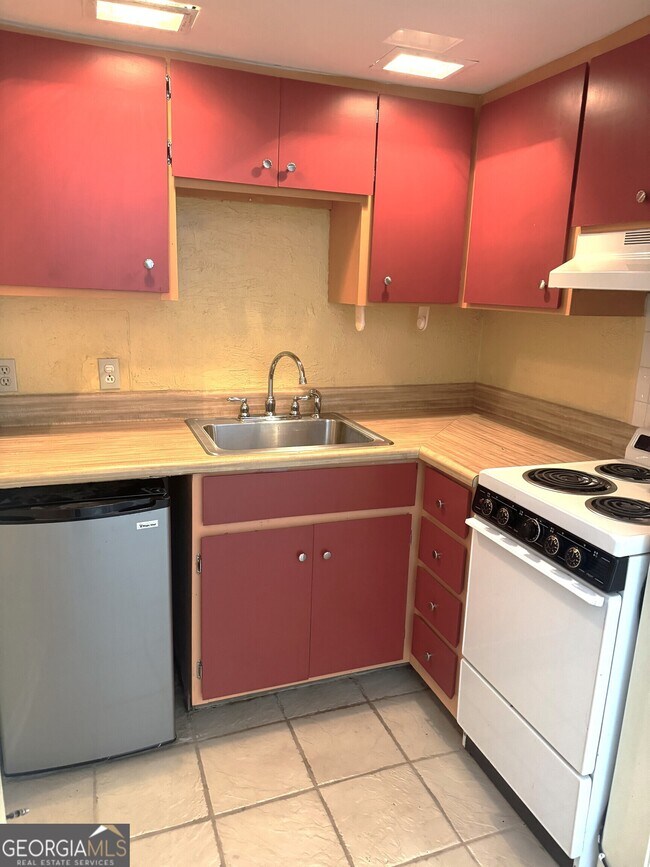 Building Photo - 535 Pierce Ave