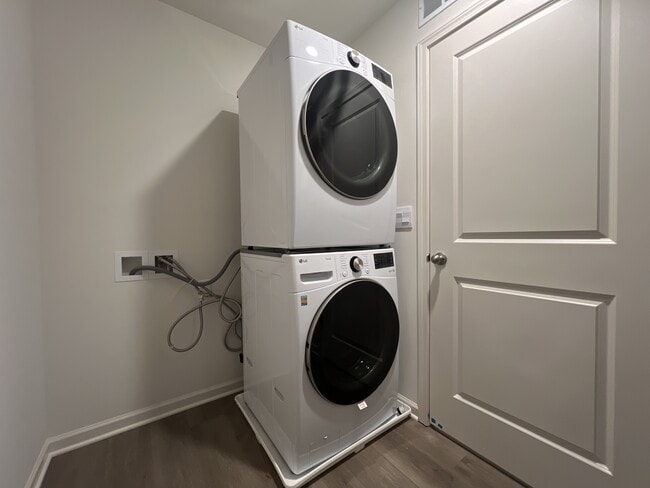 Building Photo - 1140 58th Rd