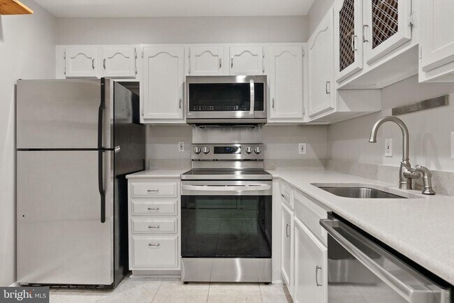 Building Photo - 1956 N Cleveland St